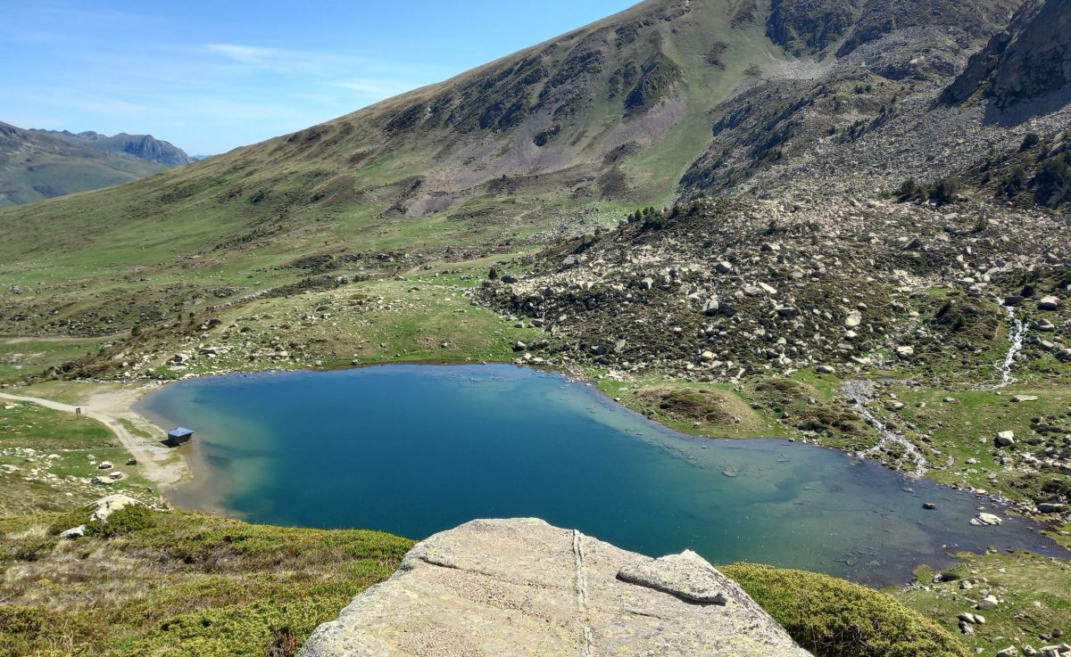 Lago de montaña